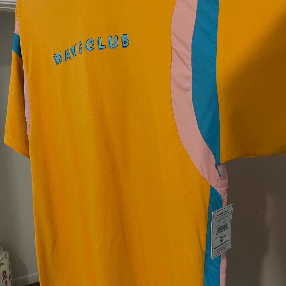 COPY - Pink dolphin wave club T-shirt brand new never worn, big picture on back